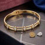 Tear drop stone bracelet