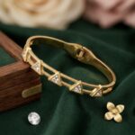 Triangle stone bracelet